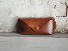 Load image into Gallery viewer, Classic Sunnies Case