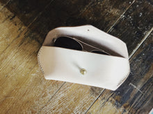 Load image into Gallery viewer, Classic Sunnies Case
