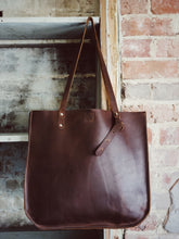 Load image into Gallery viewer, Wander Tote