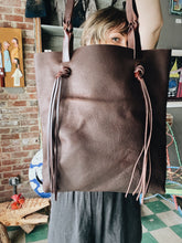 Load image into Gallery viewer, Knotty Tassel Tote