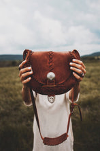 Load image into Gallery viewer, Wander Saddle Bag